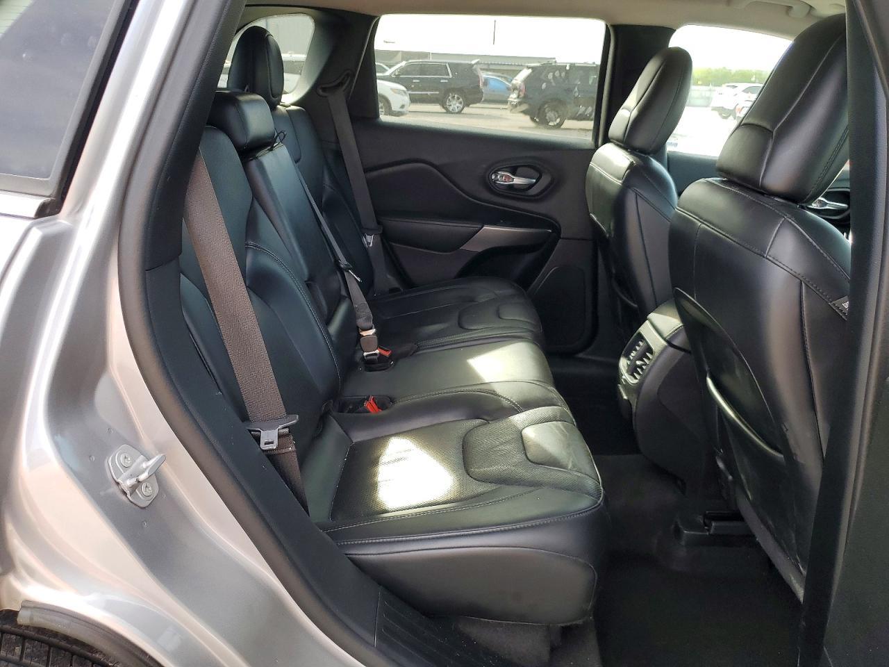 2020 Jeep Cherokee Limited - zdjęcie 11