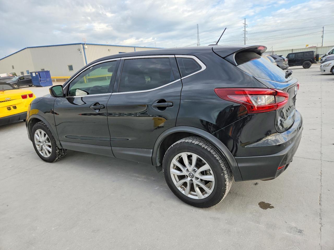 2021 Nissan Rogue Sport S - zdjęcie 2