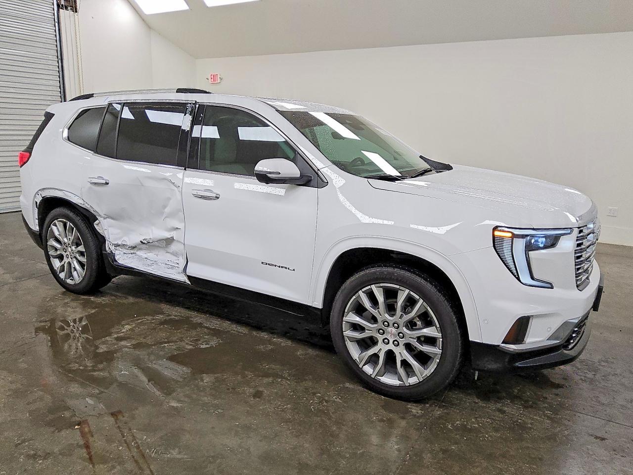 2025 GMC Acadia Denali - zdjęcie 4