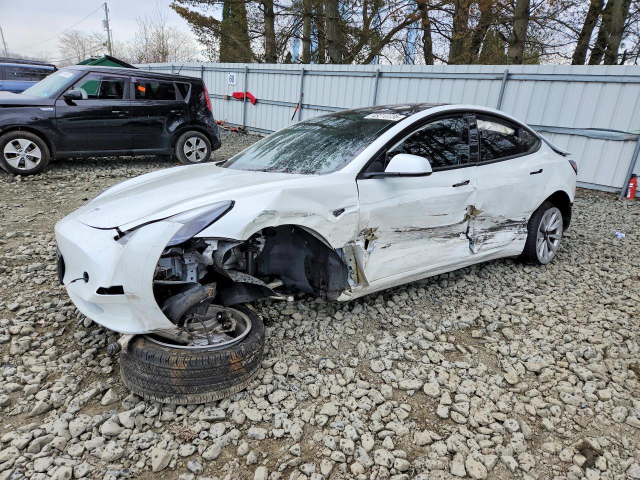 2023 Tesla Model 3 - zdjęcie główne