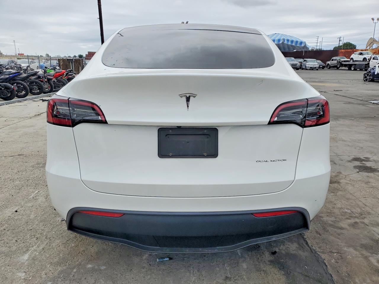 2023 Tesla Model Y - zdjęcie 6