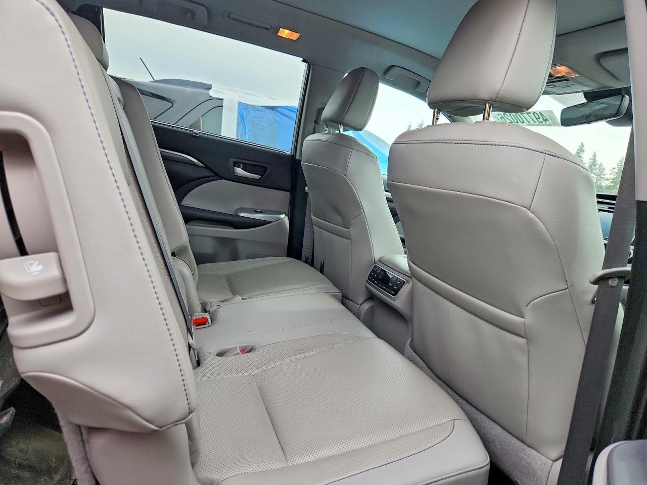 2019 Toyota Highlander Limited Platinum - zdjęcie 10