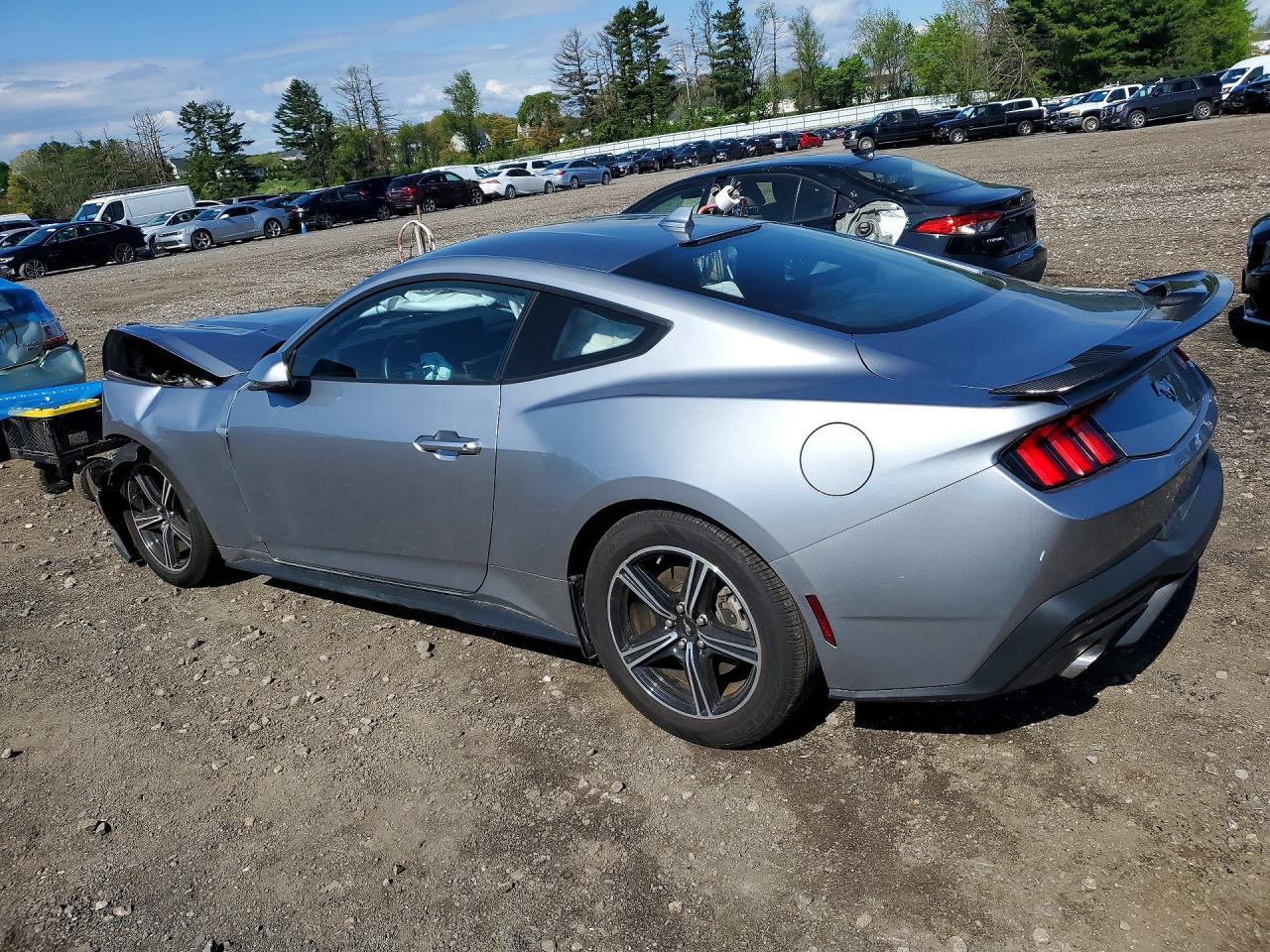 2024 Ford Mustang - zdjęcie 2