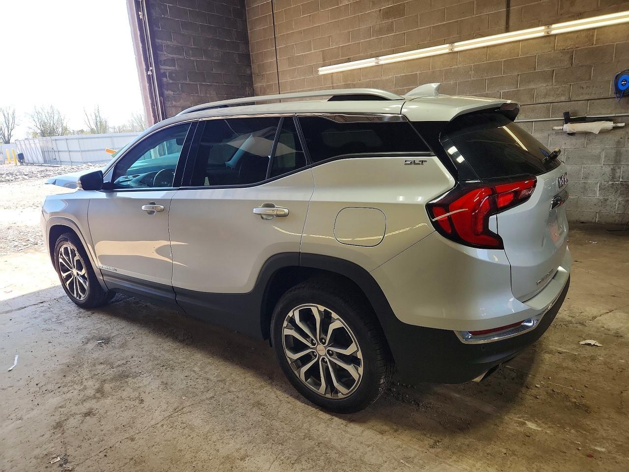 2020 GMC Terrain Slt - zdjęcie 2