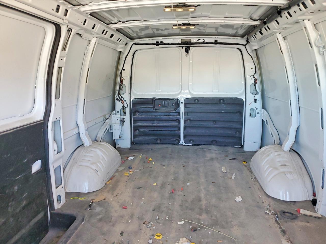 2022 Chevy Express G2500 Cargo - R&D - Prior Fleet - zdjęcie 10