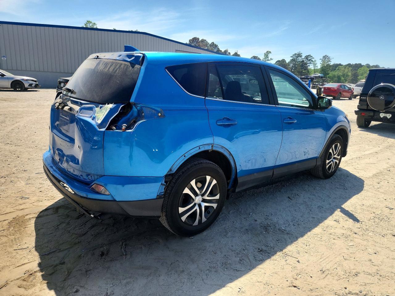 2018 Toyota Rav4 Le - zdjęcie 3