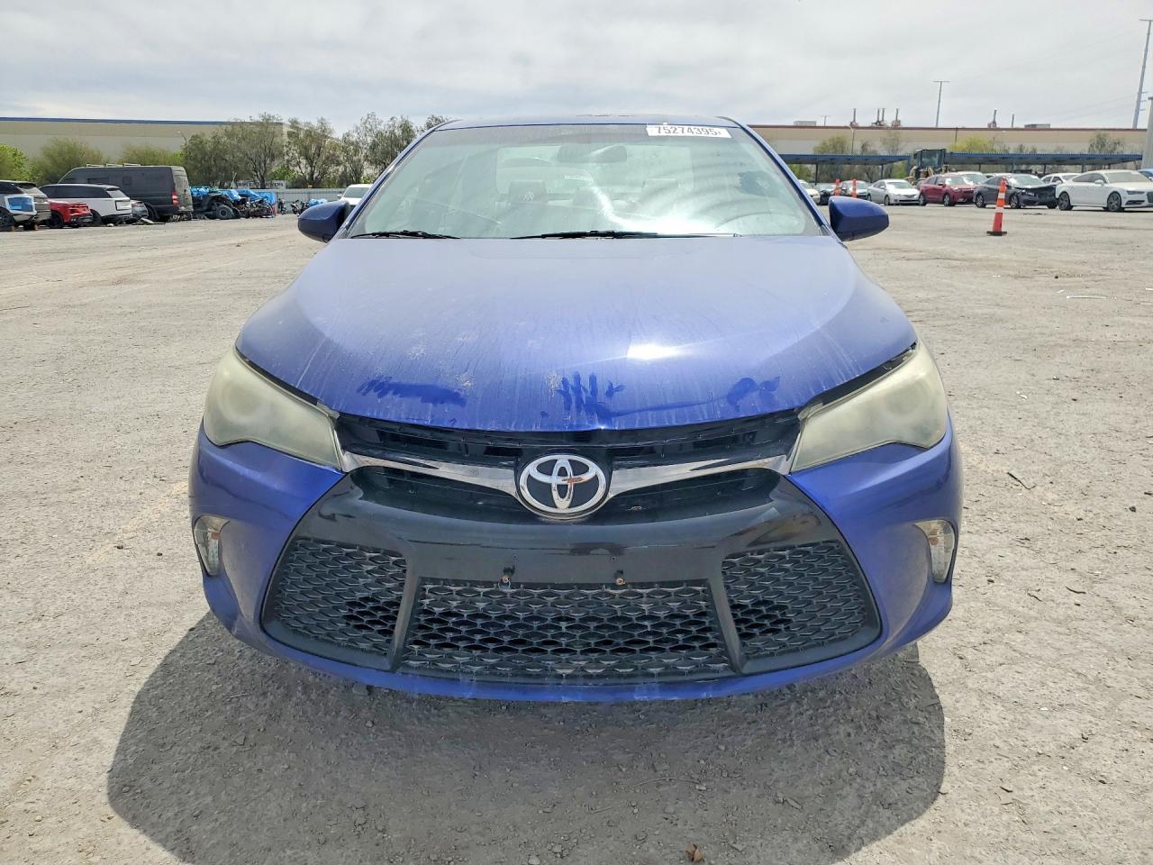 2016 Toyota Camry Le - zdjęcie 5