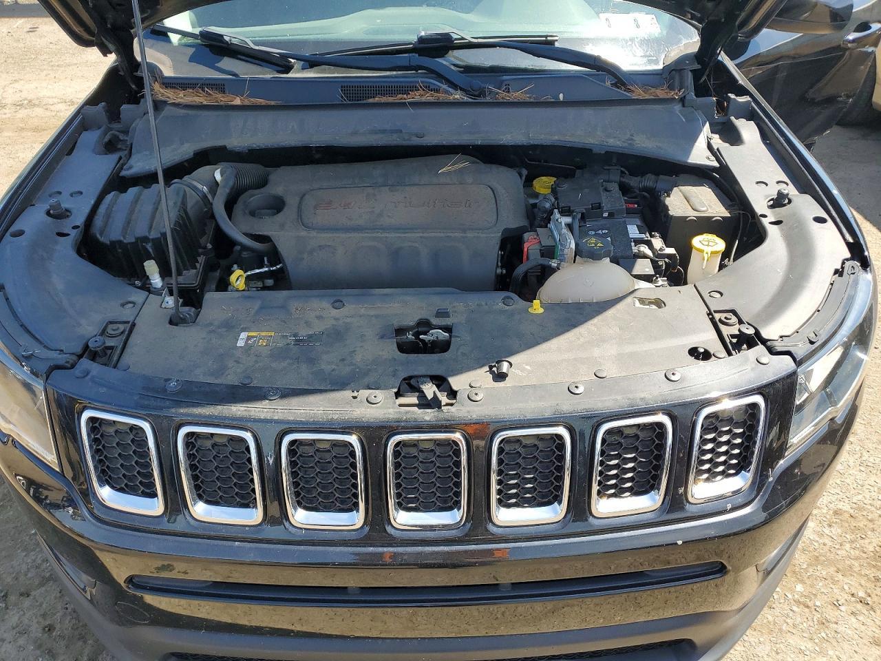 2018 Jeep Compass Latitude - zdjęcie 12