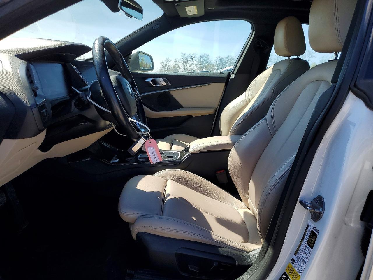 2022 BMW 228Xi - zdjęcie 7