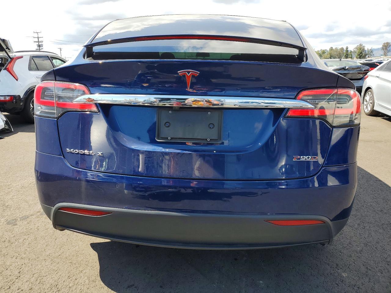2016 Tesla Model X - zdjęcie 6