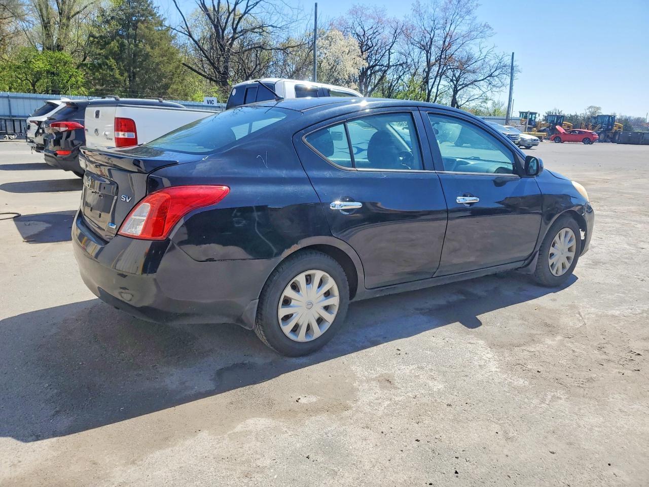 2013 Nissan Versa 1.6 S - zdjęcie 3