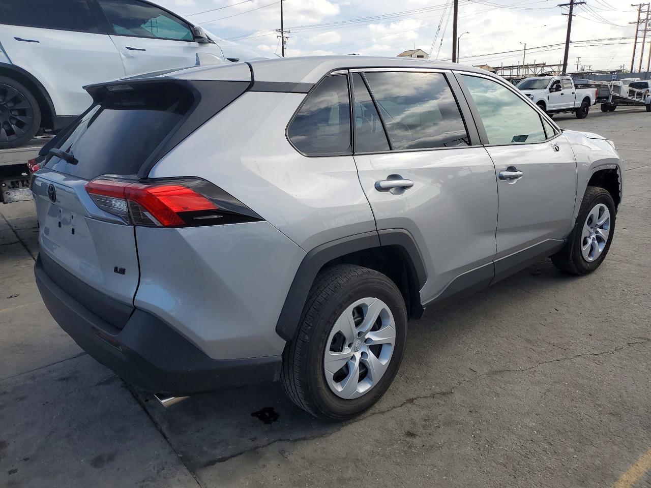 2024 Toyota Rav4 Le - zdjęcie 3