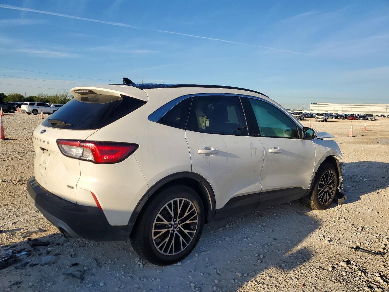 2022 Ford Escape Sel - zdjęcie 3