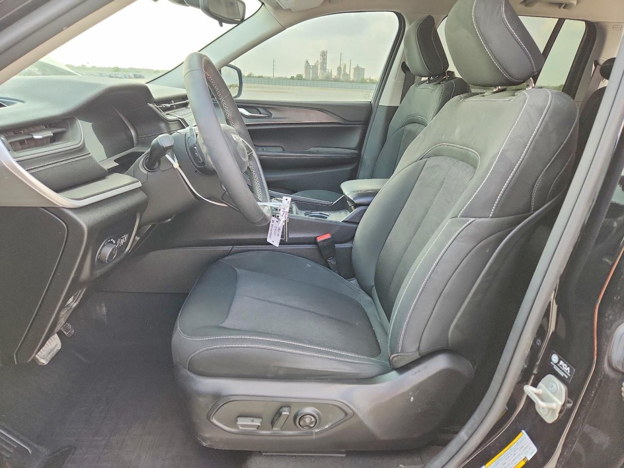 2023 Jeep Grand Cherokee Altitude - zdjęcie 7