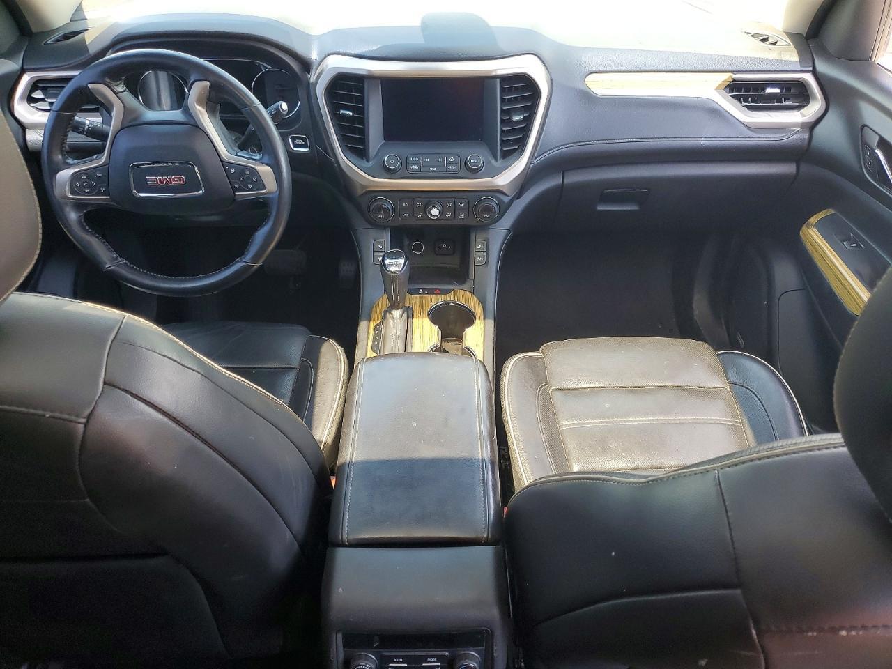 2017 GMC Acadia Denali - zdjęcie 8