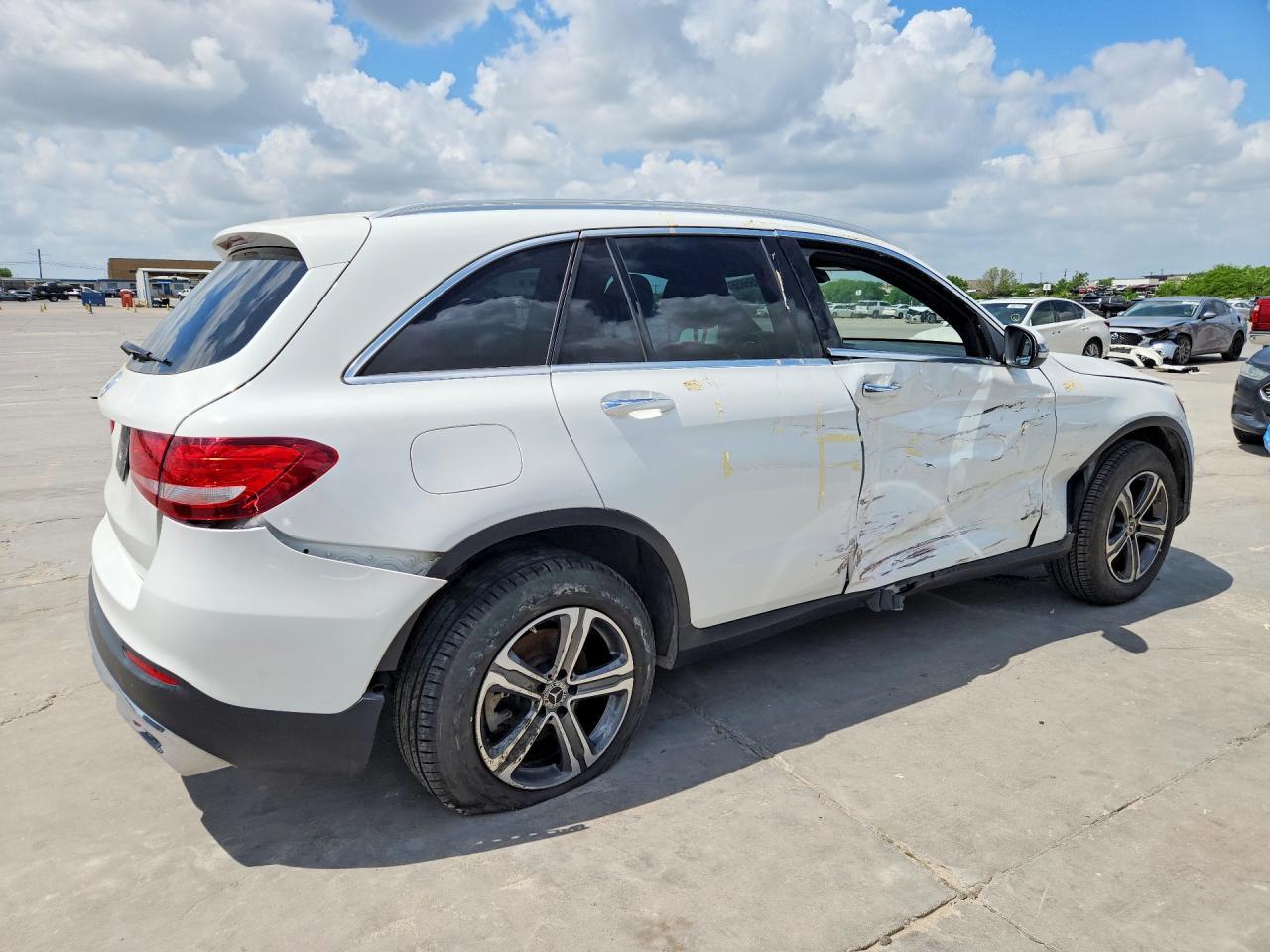2017 Mercedes-Benz Glc 300 - zdjęcie 3