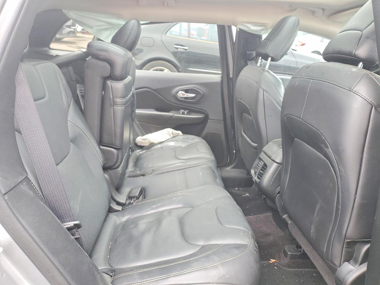 2016 Jeep Cherokee Limited - zdjęcie 11