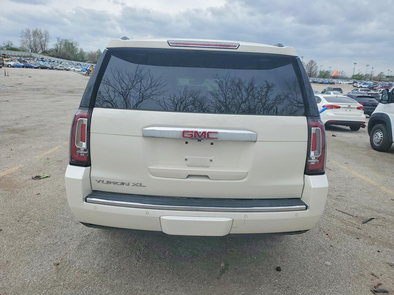 2015 GMC Yukon Xl Denali - zdjęcie 6