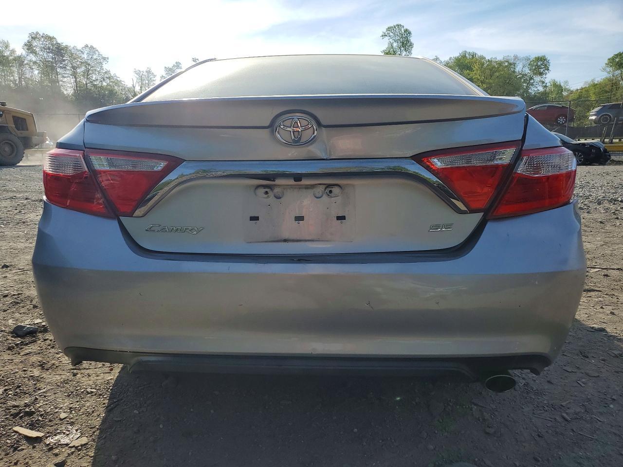2015 Toyota Camry Se - zdjęcie 6