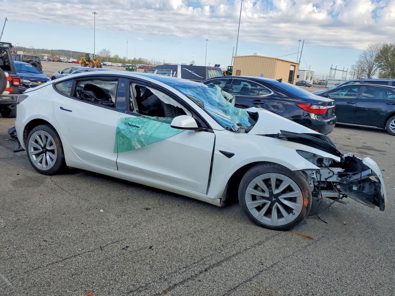 2021 Tesla Model 3 - zdjęcie 4