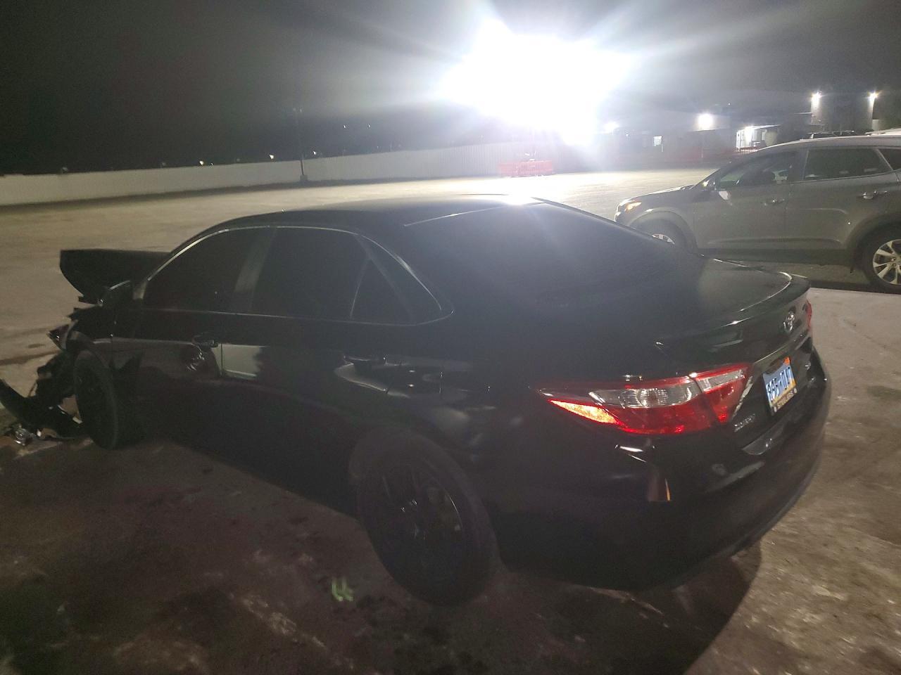 2016 Toyota Camry Se - zdjęcie 2