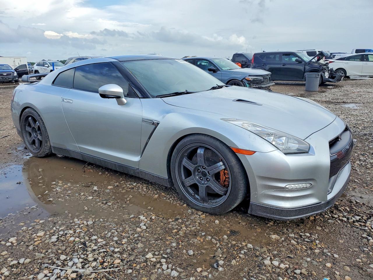 2014 Nissan Gt-R Track Edition - zdjęcie 4