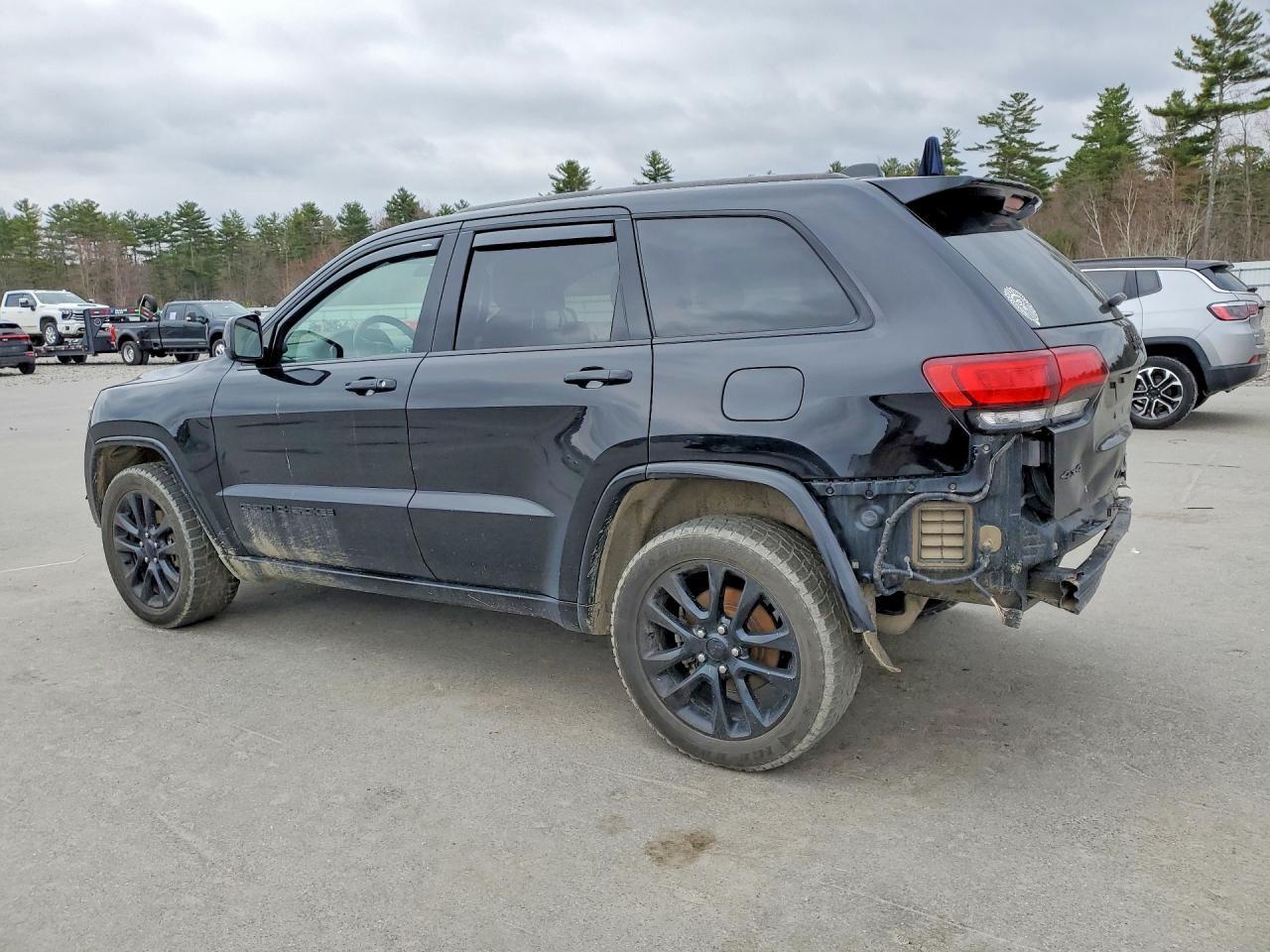2020 Jeep Grand Cherokee Laredo - zdjęcie 2