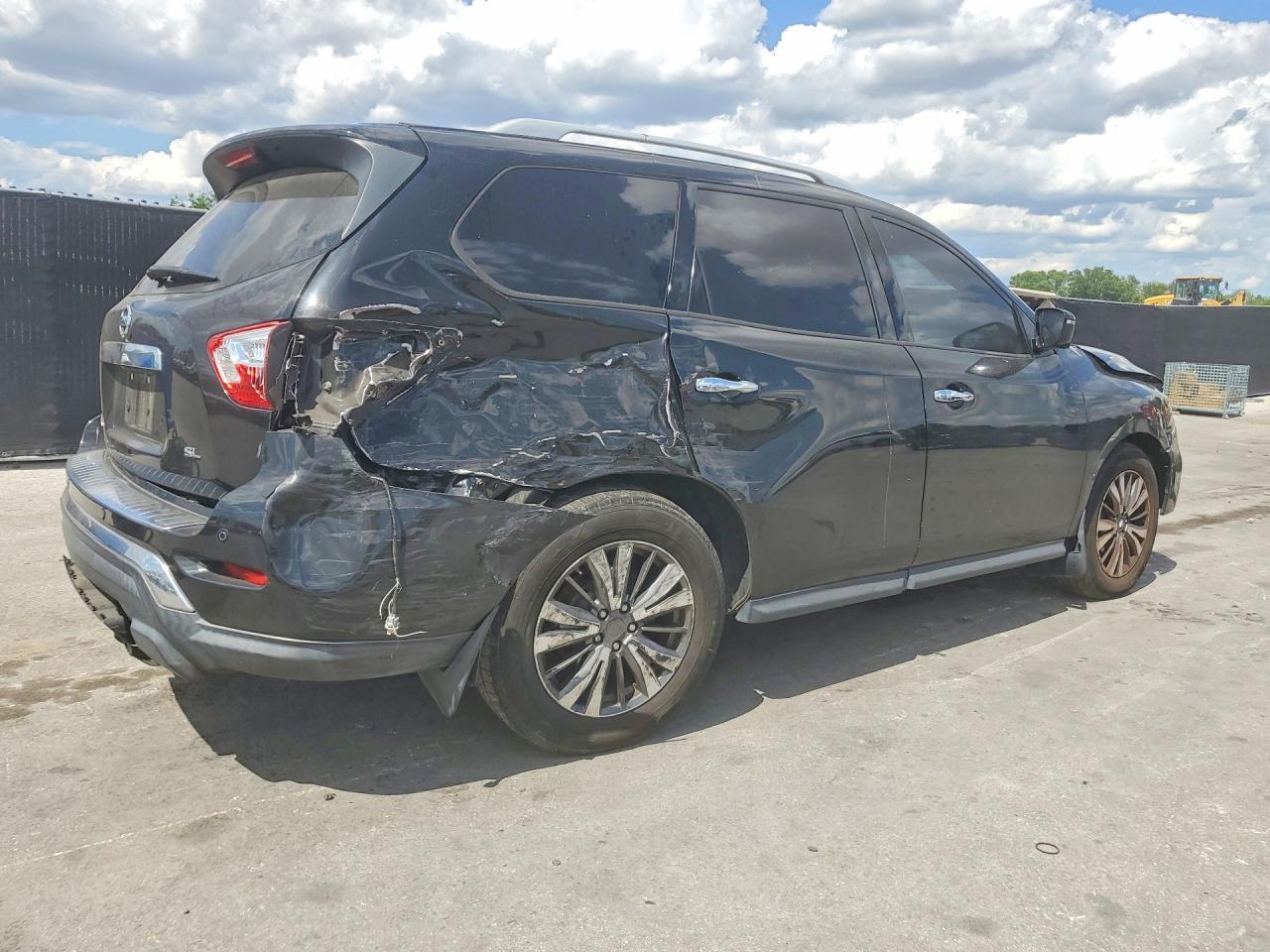 2017 Nissan Pathfinder Sl - zdjęcie 3