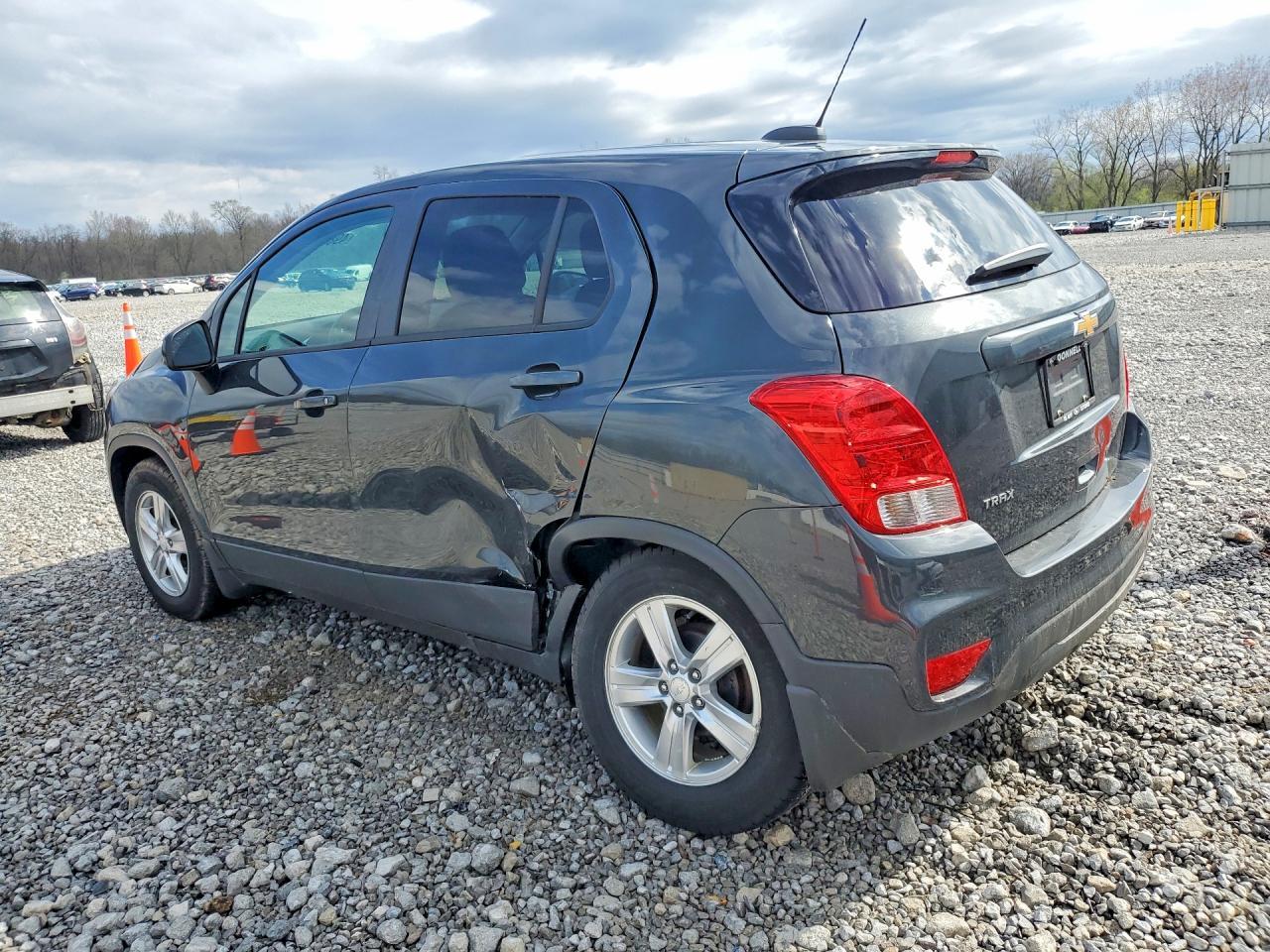 2019 Chevrolet Trax Ls - zdjęcie 2