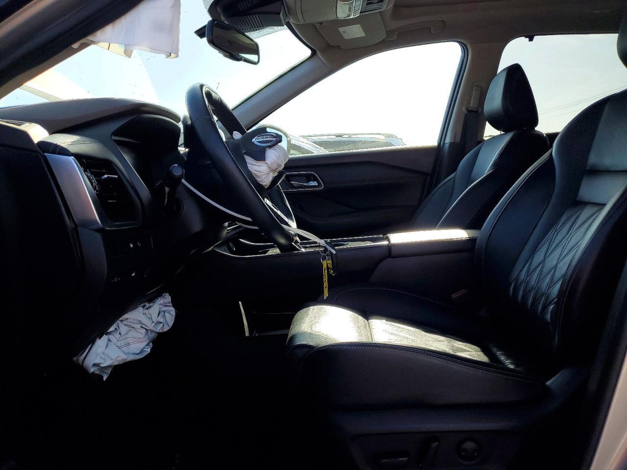 2021 Nissan Rogue Platinum - zdjęcie 7