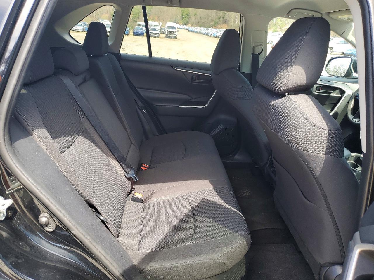 2019 Toyota Rav4 Le - zdjęcie 11