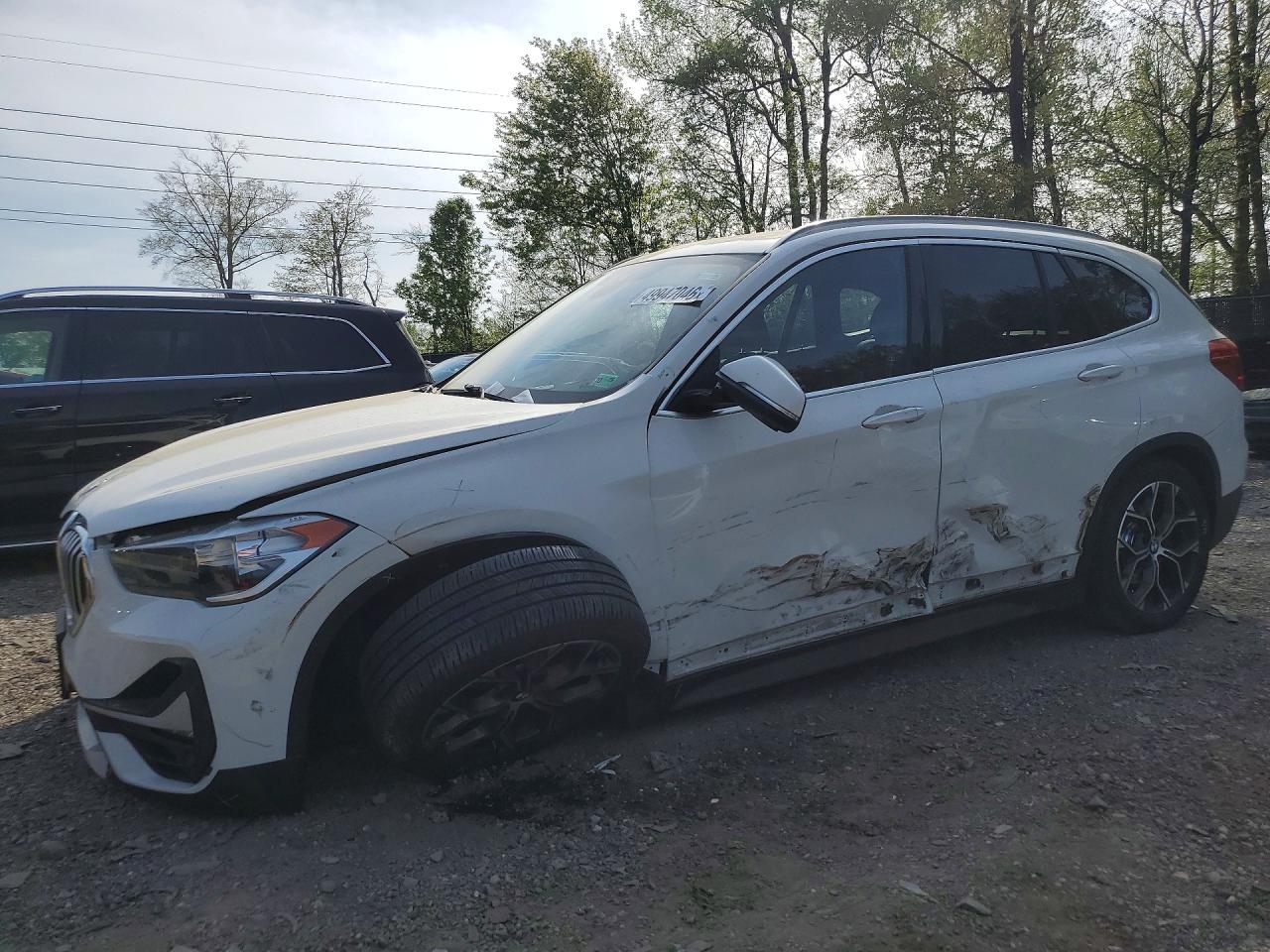 2020 BMW X1 xDrive28I - zdjęcie główne