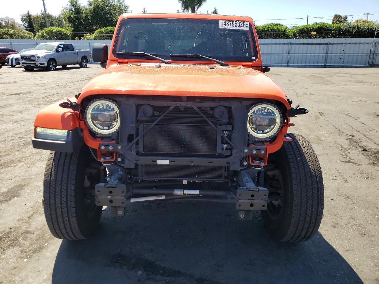 2019 Jeep Wrangler Unlimited Sahara - zdjęcie 5