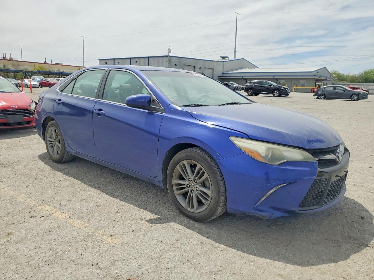 2016 Toyota Camry Le - zdjęcie 4
