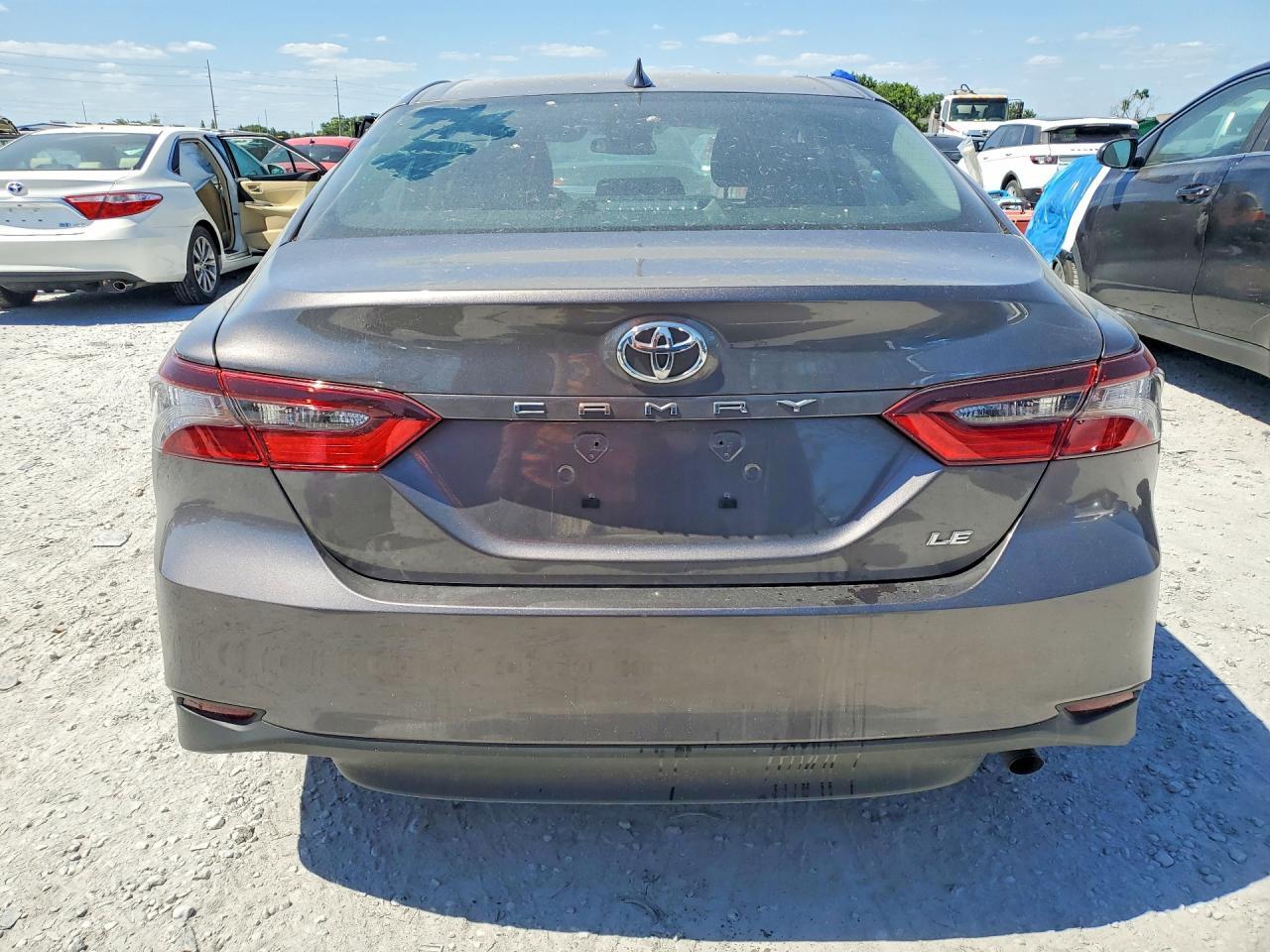 2024 Toyota Camry Le - zdjęcie 6