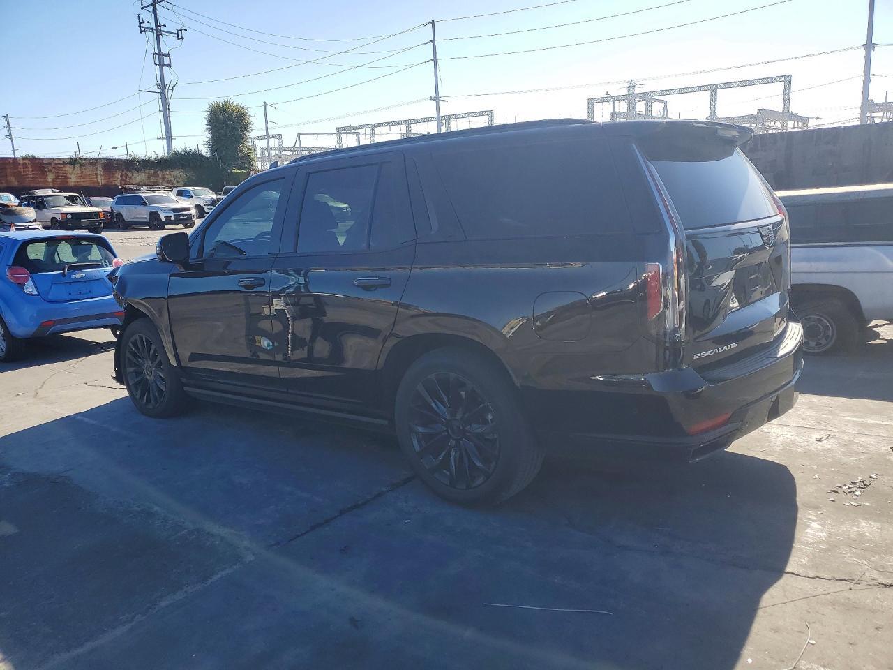 2023 Cadillac Escalade Premium Luxury - zdjęcie 2