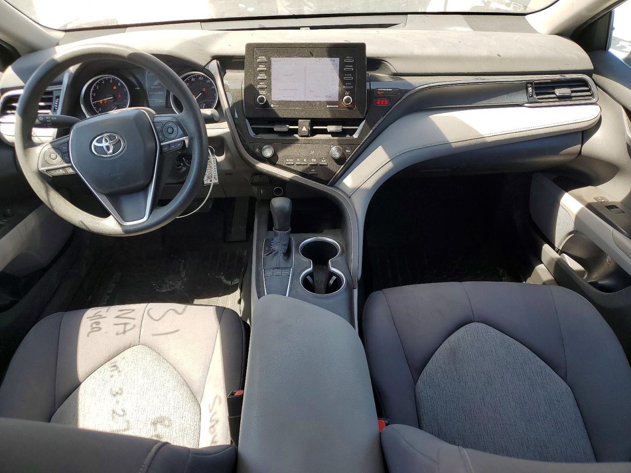 2024 Toyota Camry Le - zdjęcie 8