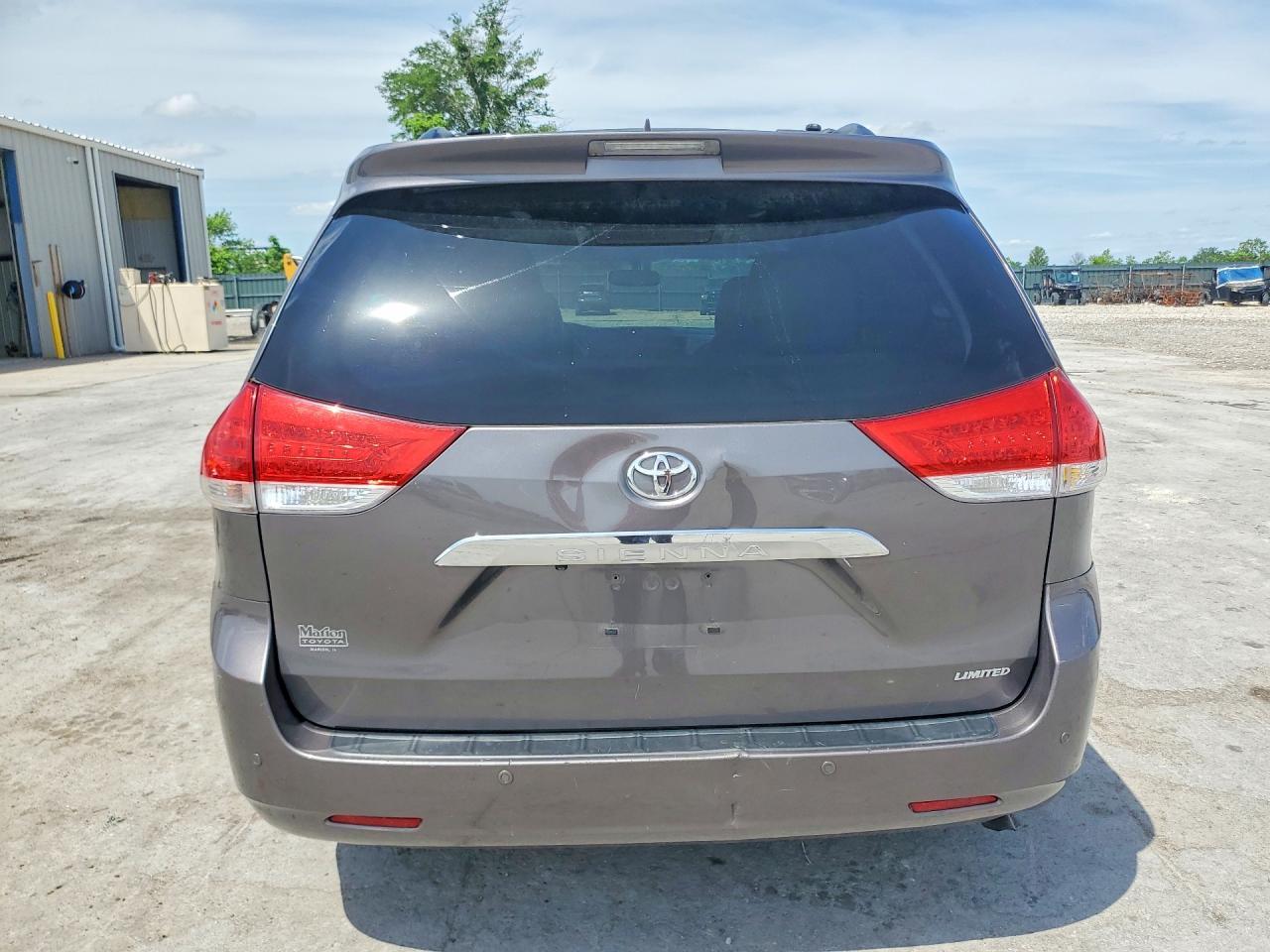 2013 Toyota Sienna Limited 7-Passenger - zdjęcie 6