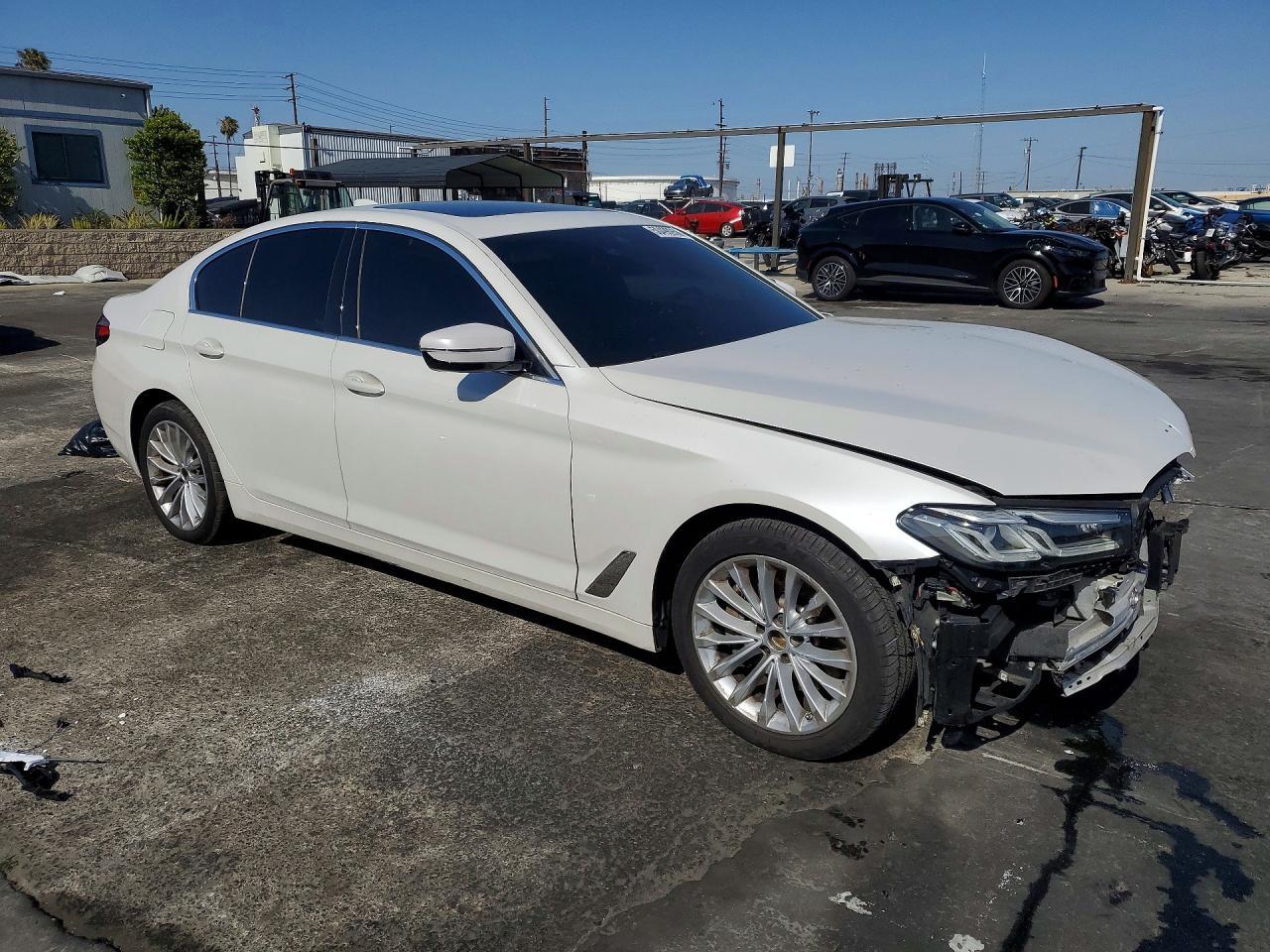 2021 BMW 530 Xi - zdjęcie 4