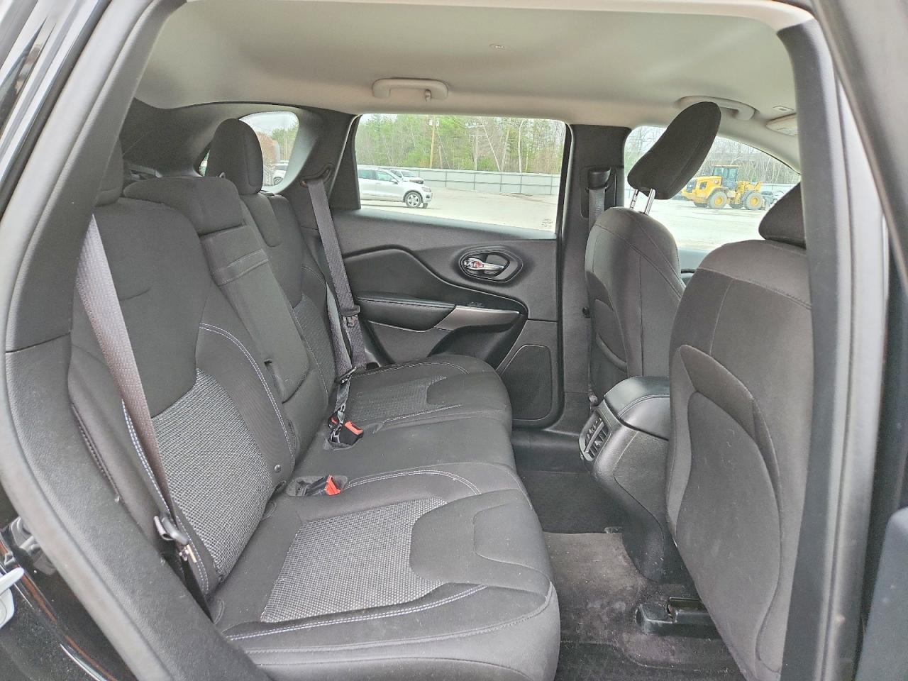 2019 Jeep Cherokee Latitude - zdjęcie 11