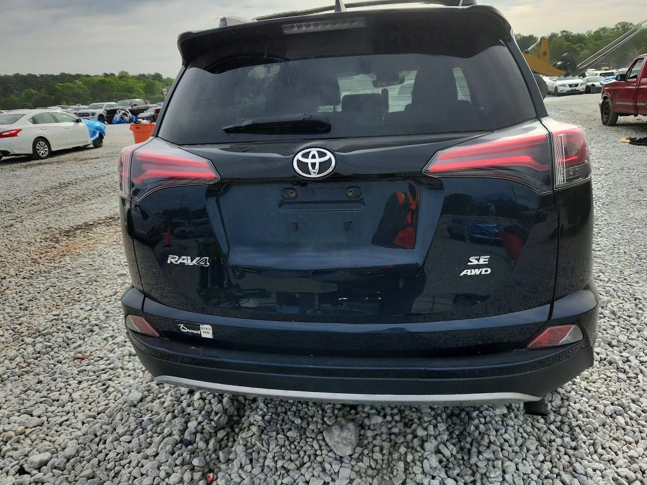2017 Toyota Rav4 Se - zdjęcie 6