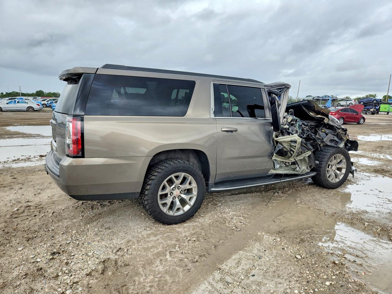 2019 GMC Yukon Xl C1500 Sle - zdjęcie 3