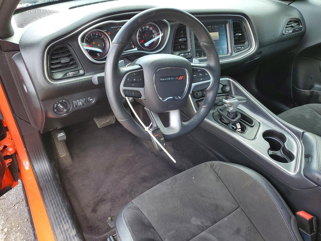2016 Dodge Challenger R - zdjęcie 8