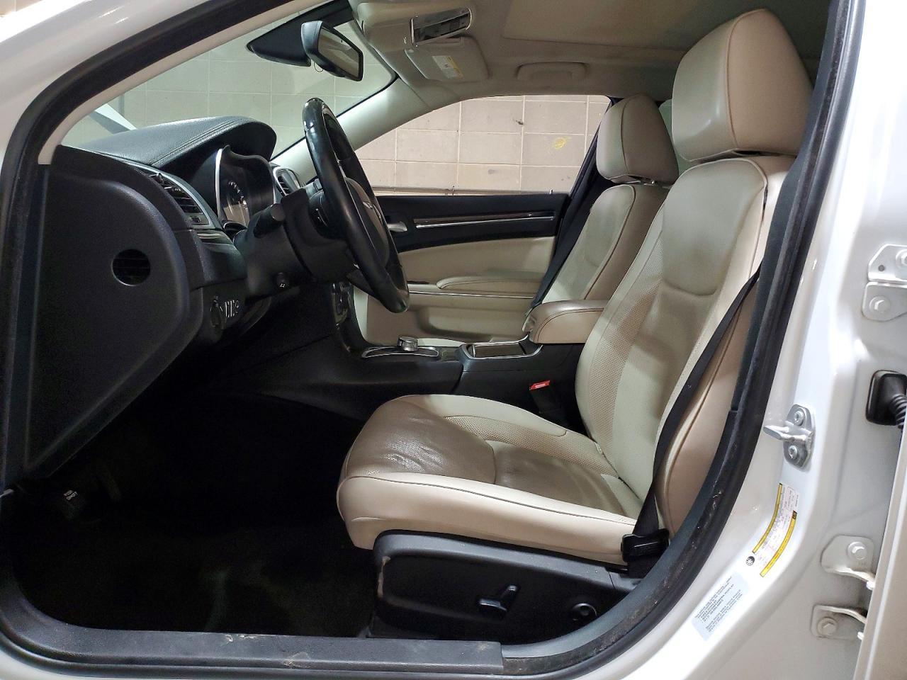 2016 Chrysler 300C - zdjęcie 7