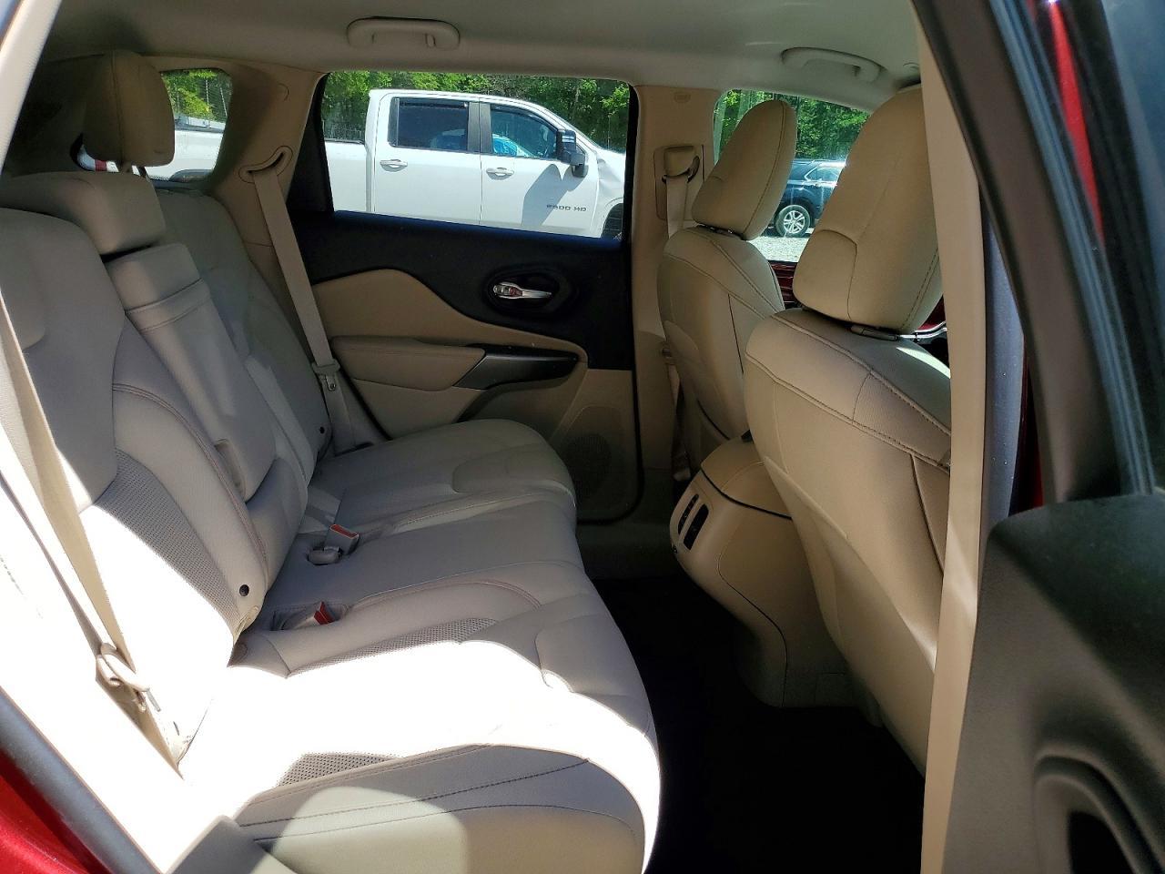 2019 Jeep Cherokee Latitude - zdjęcie 11