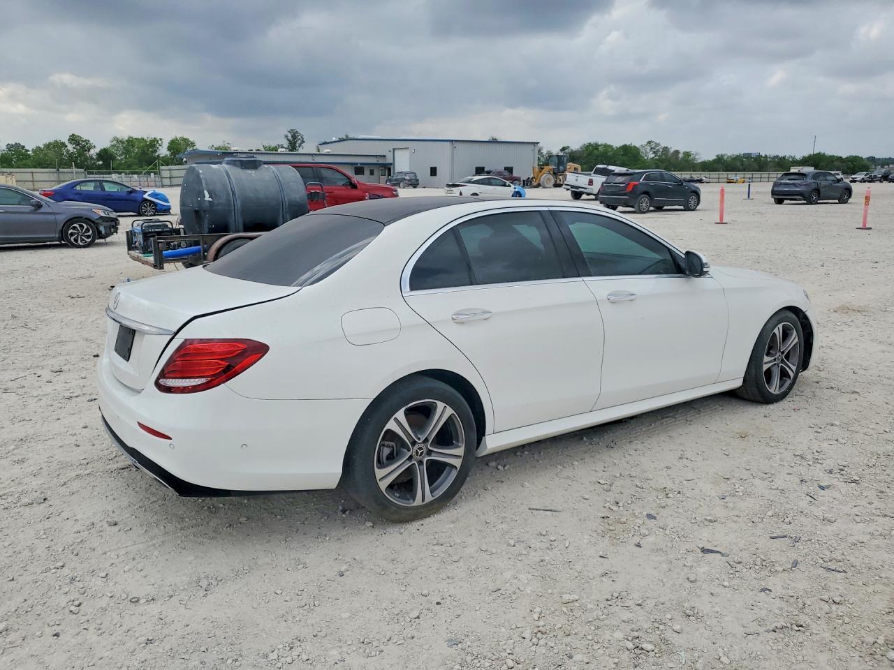 2019 Mercedes-Benz E 300 - zdjęcie 3