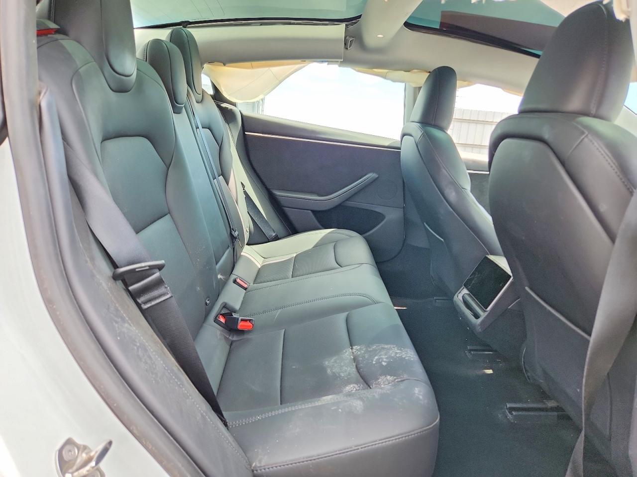 2024 Tesla Model 3 - zdjęcie 10
