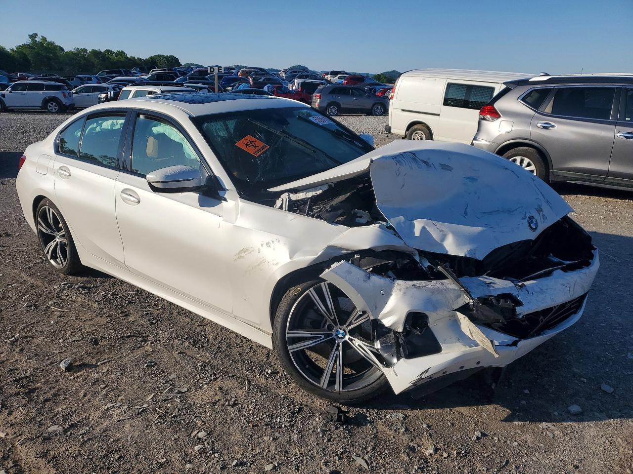 2023 BMW 330I - zdjęcie 4