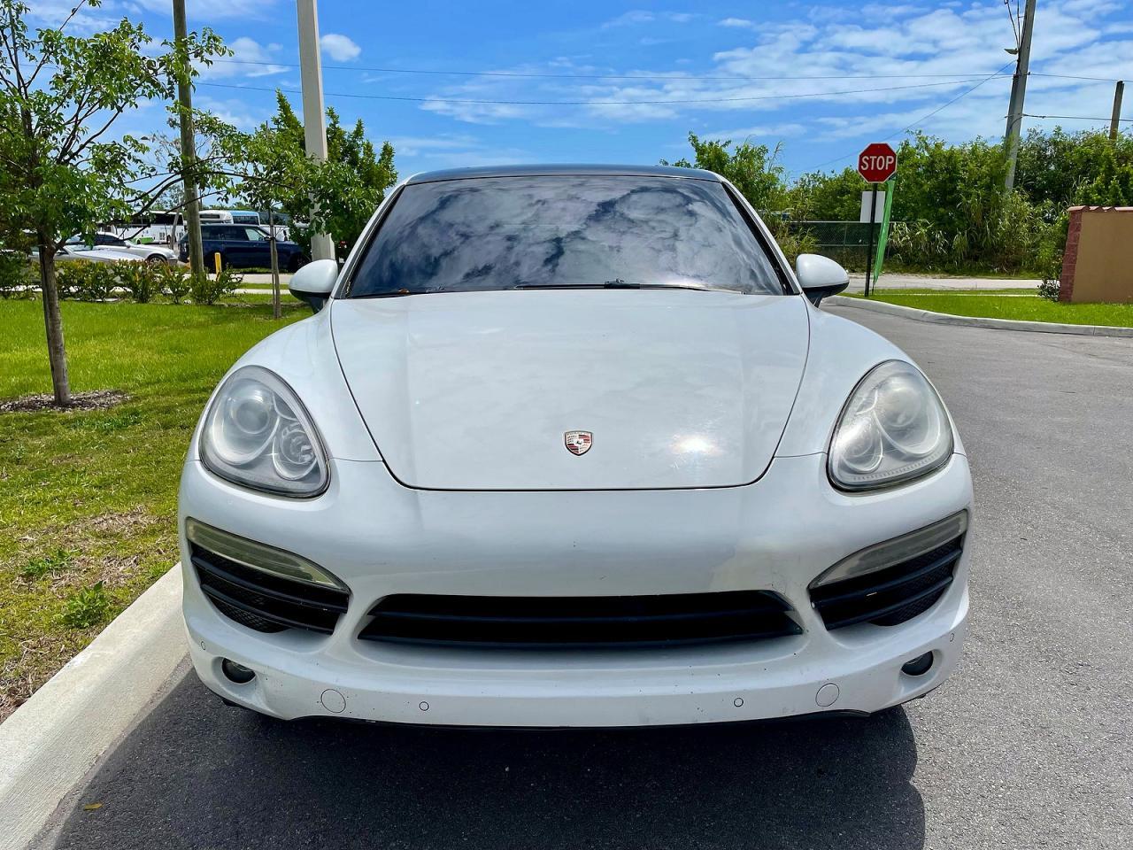 2014 Porsche Cayenne - zdjęcie 13