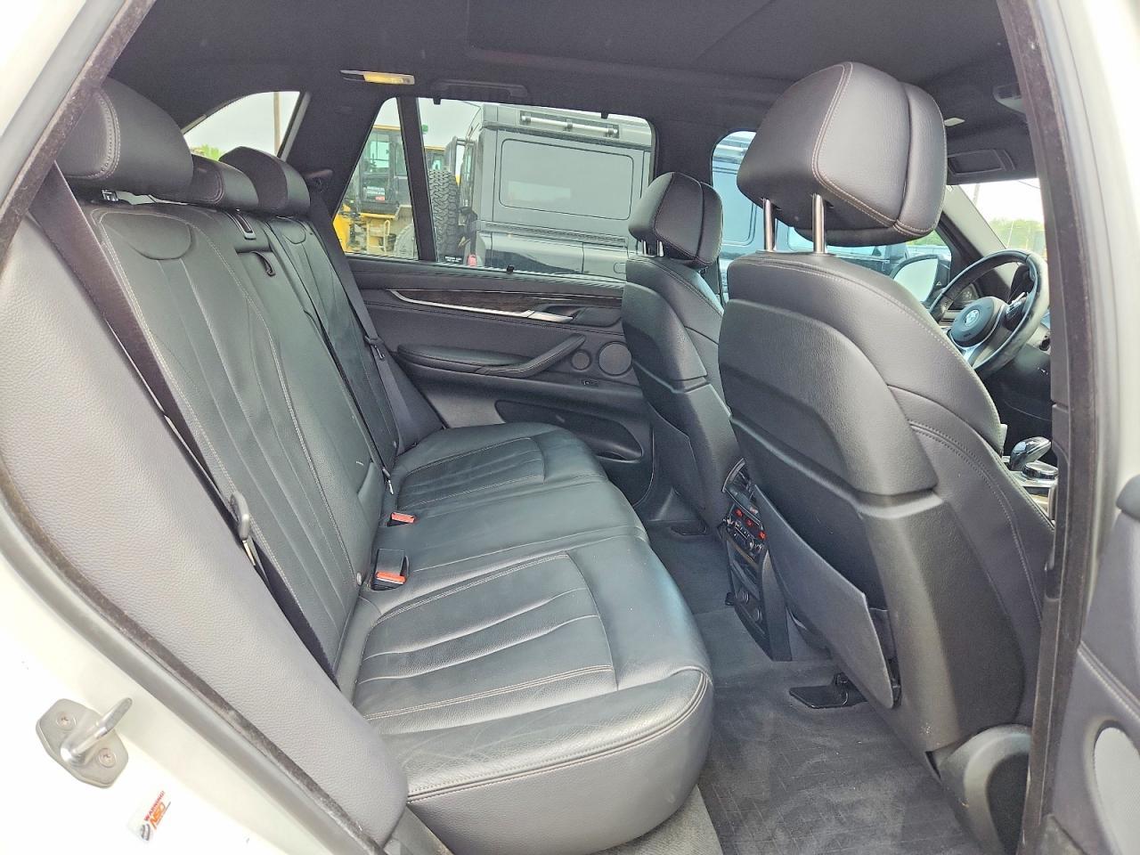 2017 BMW X5 xDrive50I - zdjęcie 11